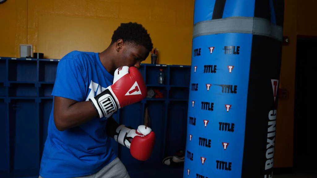 TITLE Boxing Gel World Bag Boxing Gloves - Image 16